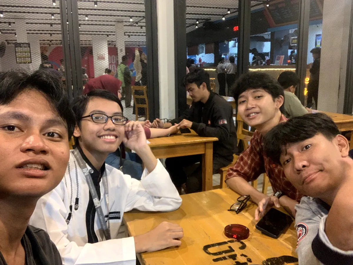 Makan Bareng di Gacoan Setelah PKL Seru!